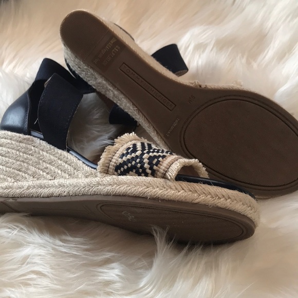 NWOB Tommy Hilfiger espadrille wedges size 9.5 - Picture 5 of 6